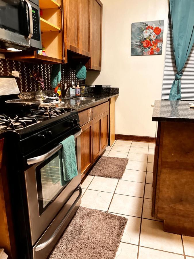 Hotel Clean, spacious, inexpensive queen BR #1 Chicago Exterior foto